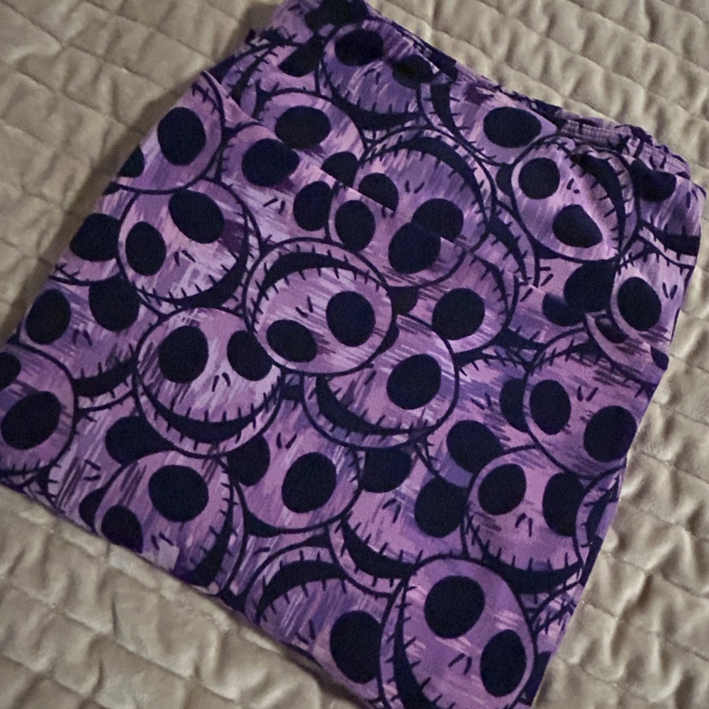 Lularoe Nightmare Before Christmas Leggings Size TC2